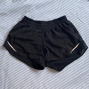 Lululemon Hotty Hot Low-Rise Lined Short 4"